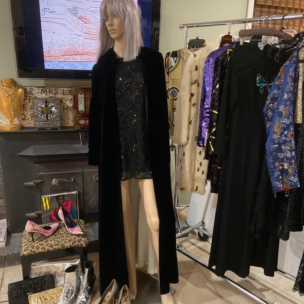 VTG Velvet Opera Long Coat - Black - Picture 8 of 8